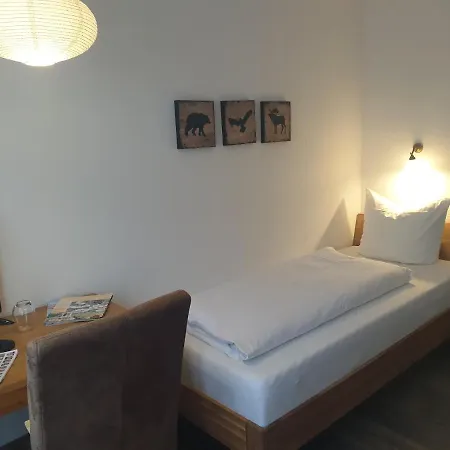 Landgasthof Gruener Baum بيت ريفي *